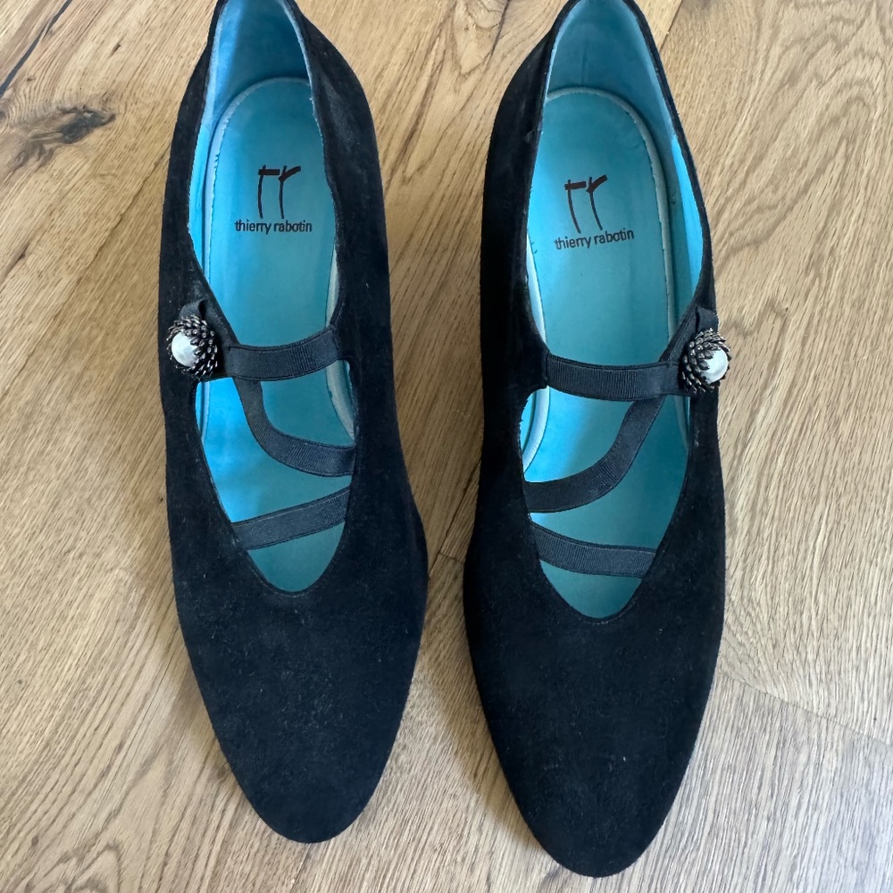 Thierry Rabotin black pumps with pearl accent